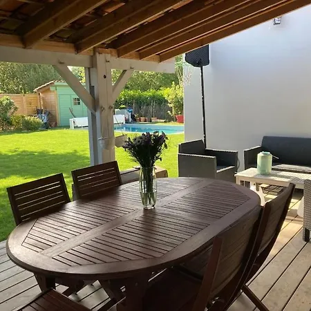 Villa Pape Clement, Maison Avec Piscine. *